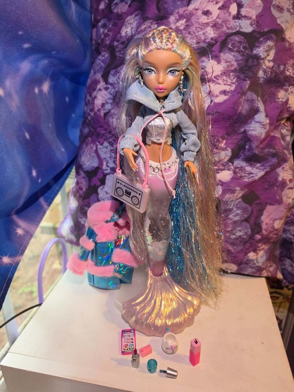 Mermaze Mermaidz Kishiko Color Change Winter Waves Doll with Accessories!!